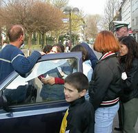 Zu schnelle Autofahrer wurden von den Kindern angehalten